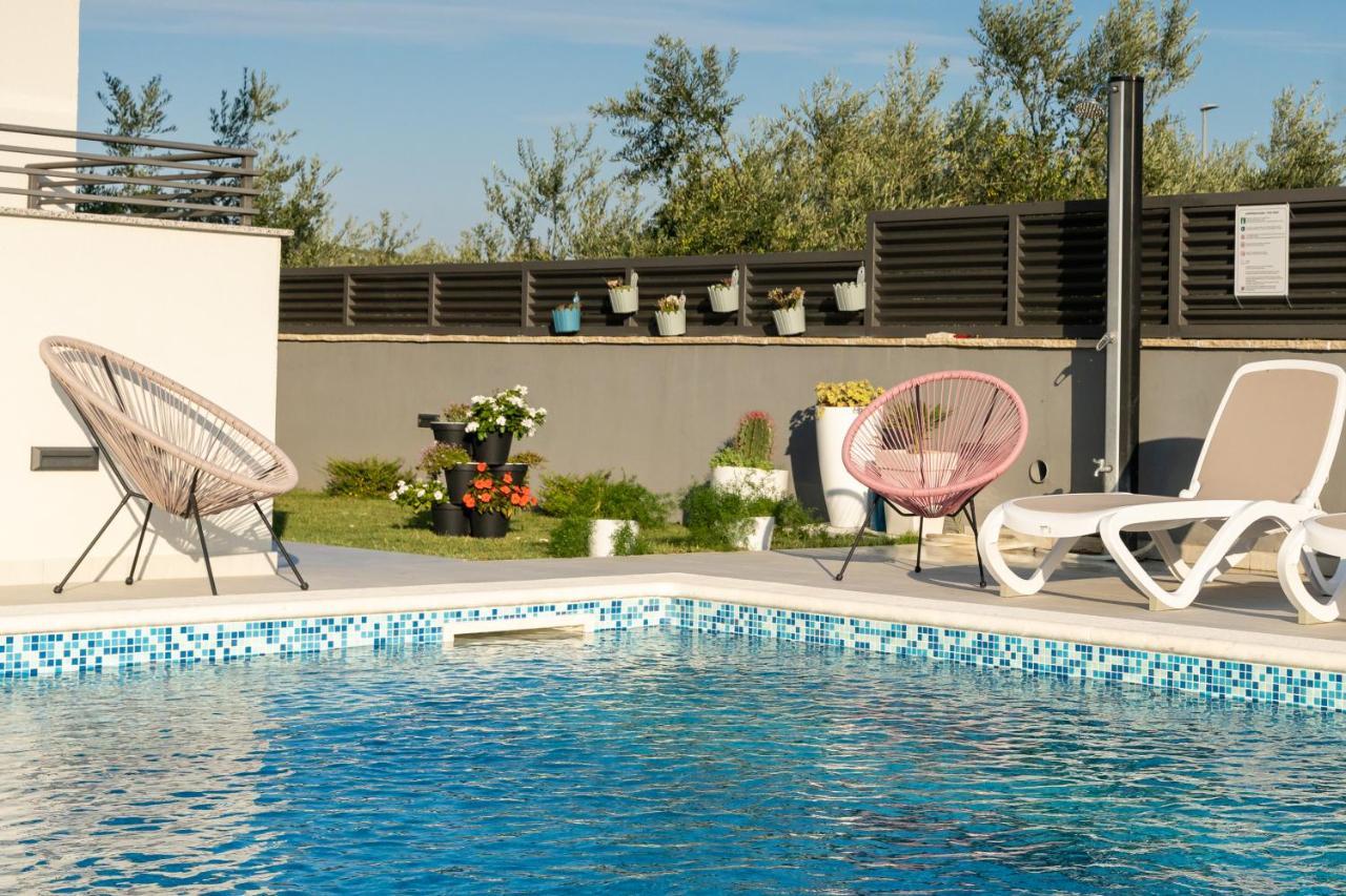 Apartments Evita บาร์บินเย ภายนอก รูปภาพ
