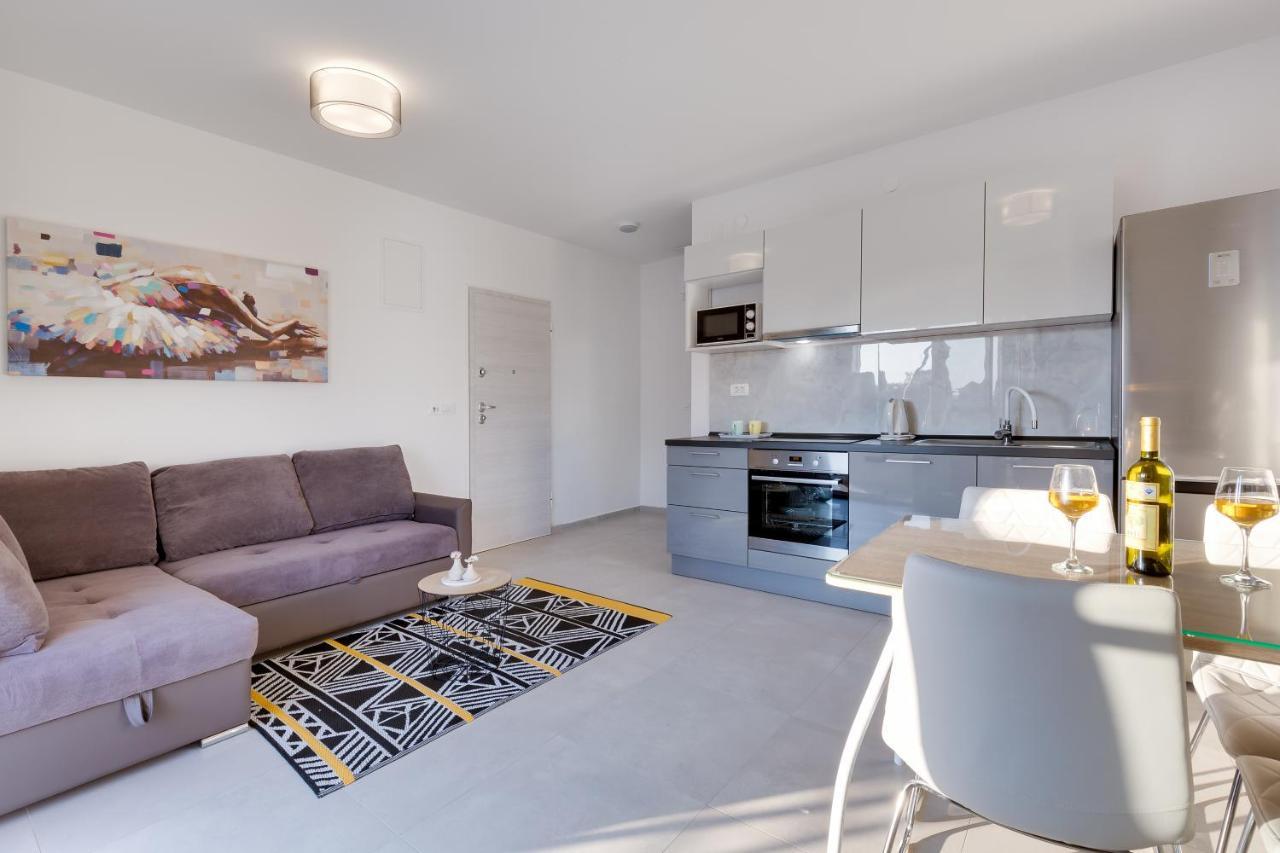 Apartments Evita บาร์บินเย ภายนอก รูปภาพ