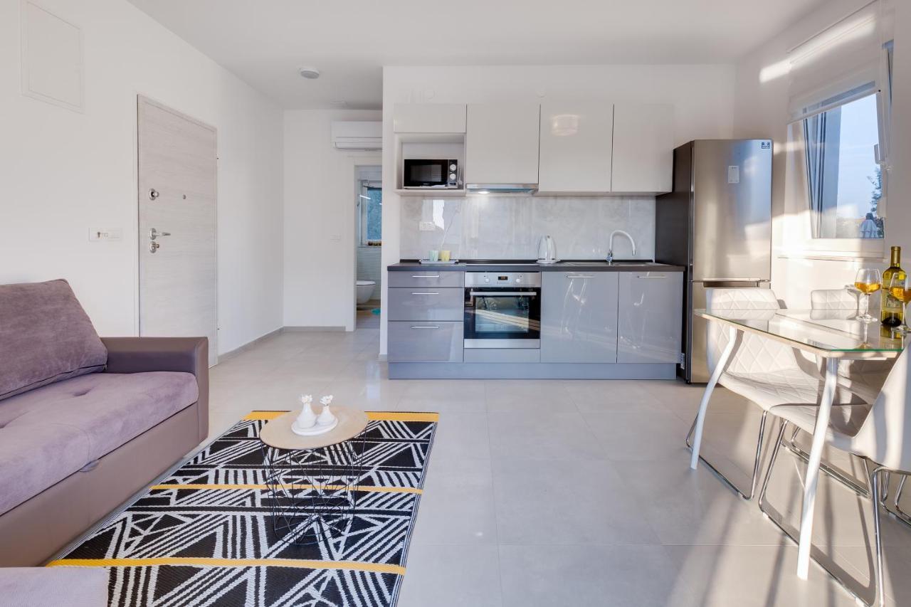 Apartments Evita บาร์บินเย ภายนอก รูปภาพ