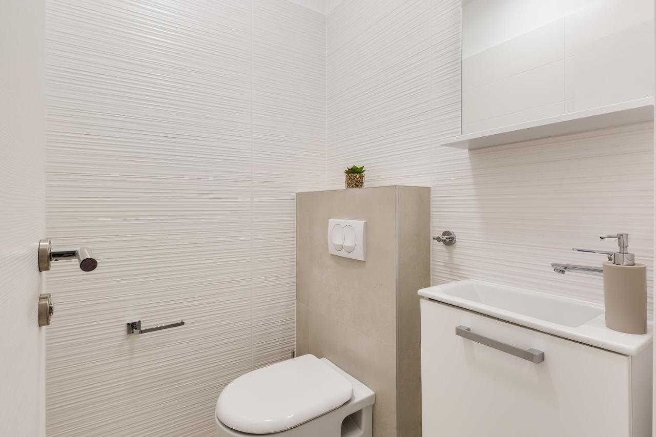Apartments Evita บาร์บินเย ภายนอก รูปภาพ