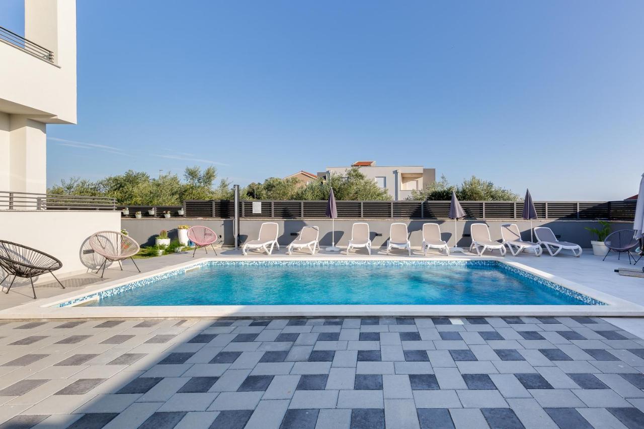 Apartments Evita บาร์บินเย ภายนอก รูปภาพ