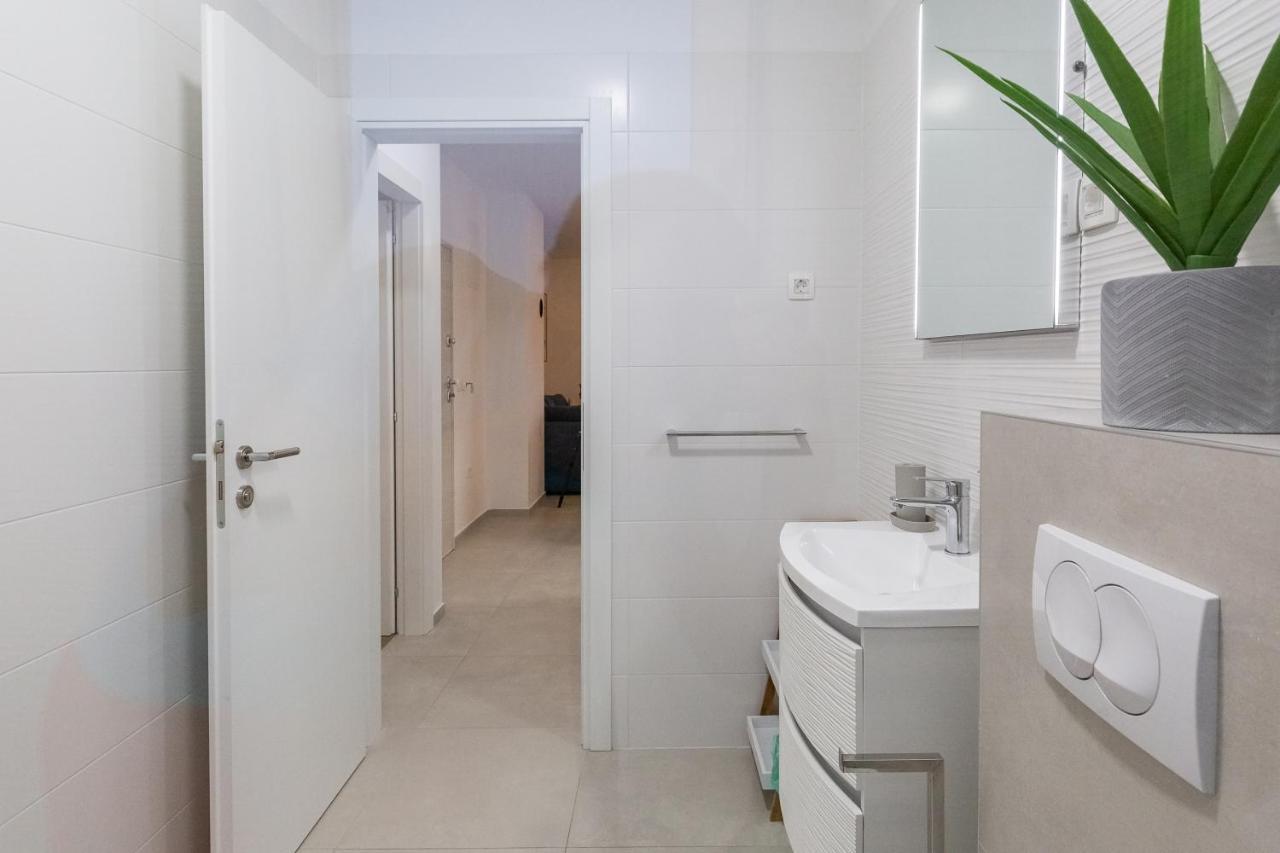Apartments Evita บาร์บินเย ภายนอก รูปภาพ