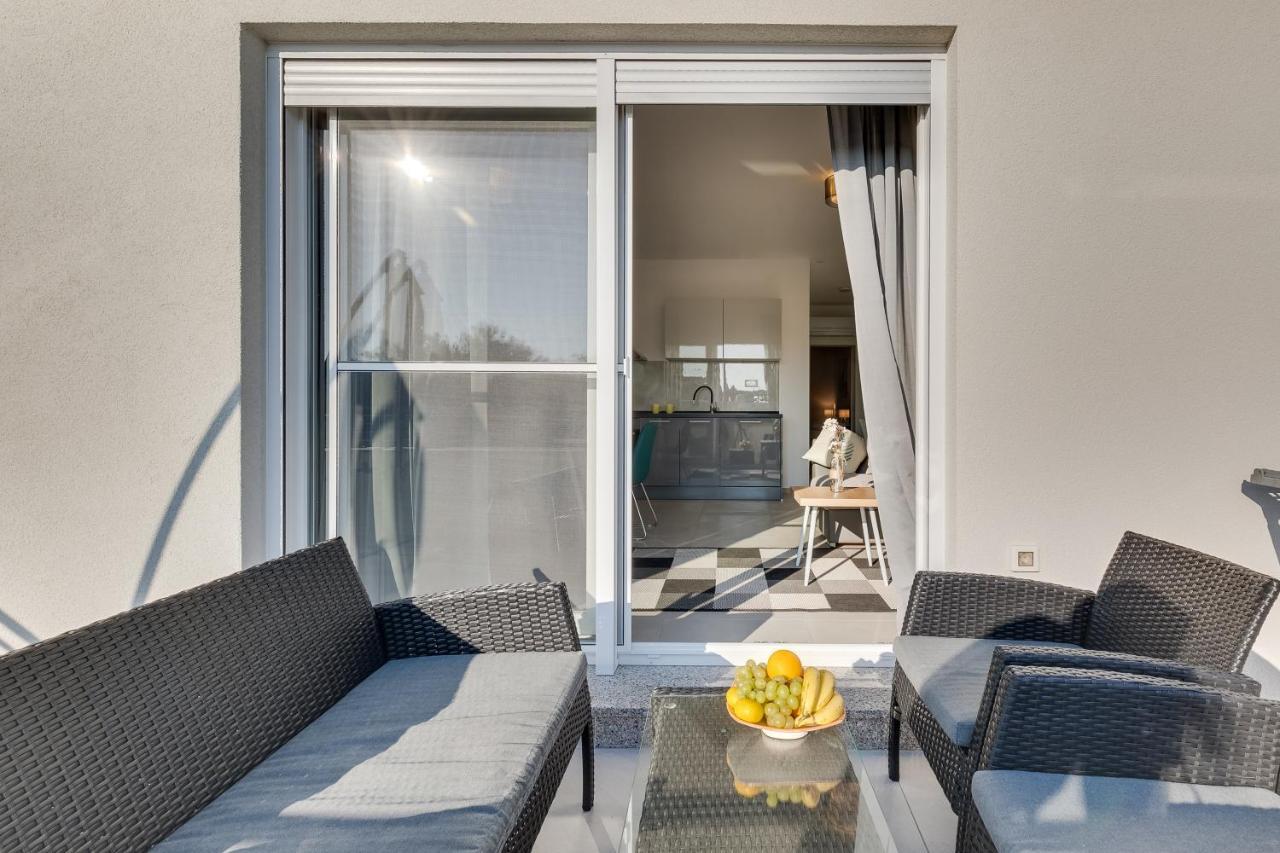 Apartments Evita บาร์บินเย ภายนอก รูปภาพ